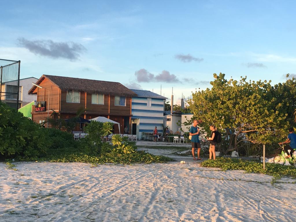 Sunset Holidays Đảo Đảo Huraa Ngoại thất bức ảnh